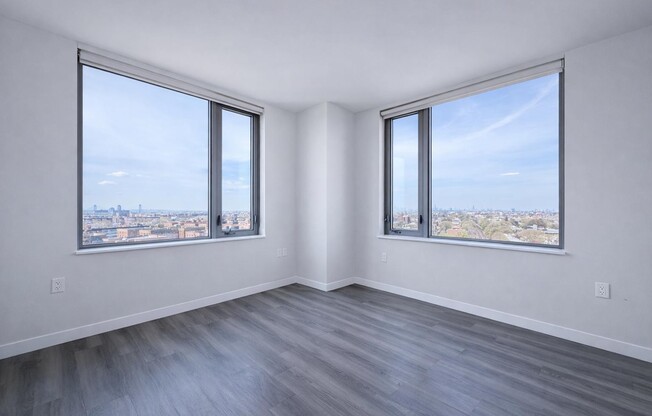 2 beds, 2 baths, 923 sqft, $4,595, Unit 14E