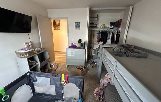 2 beds, 1 bath, $1,395, Unit 218