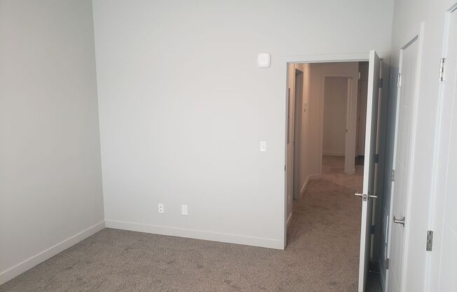 2 beds, 1 bath, $1,300