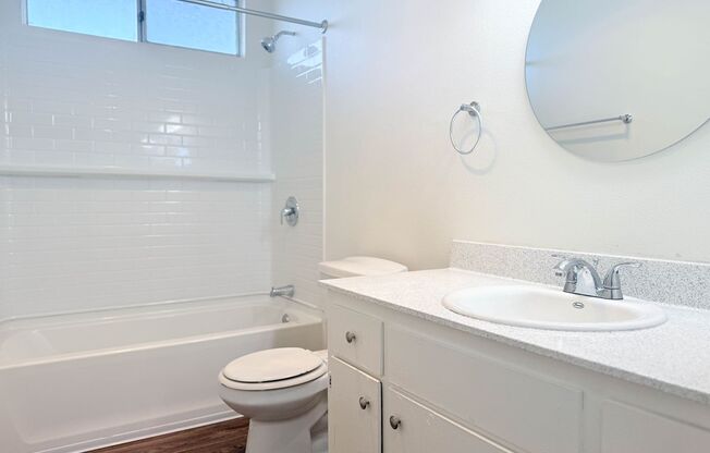 2 beds, 1.5 baths, 816 sqft, $2,175, Unit B19