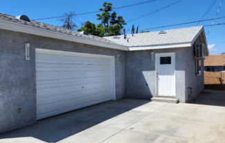 915 W 8 ST