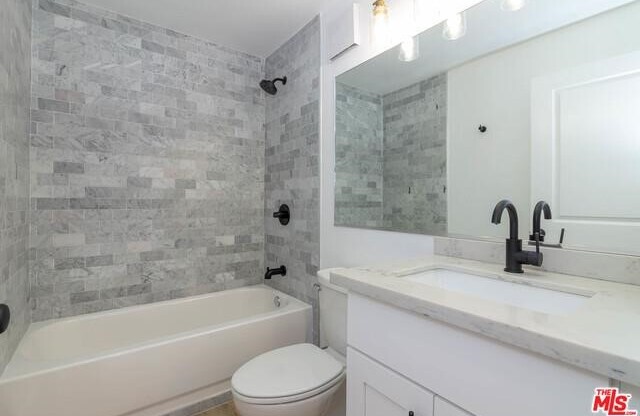 2 beds, 2 baths, 1,193 sqft, $3,250, Unit 1011