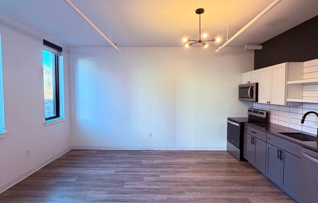 Studio, 1 bath, 615 sqft, $1,500, Unit Unit 407