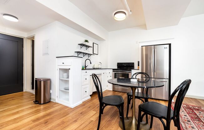 Studio, 1 bath, 300 sqft, $1,900, Unit Garden 1FL