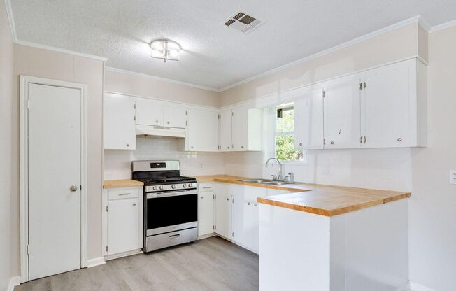 NEW ON MARKET HOLIDAY GARDENS SUBDIVISION CROWLEY