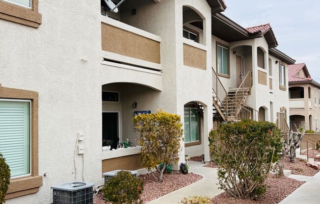 3 beds, 2 baths, $1,899, Unit # 2221