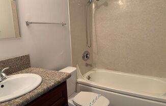 3 beds, 2 baths, $2,295, Unit 10