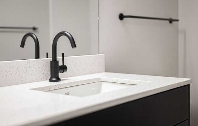 1 bed, 1 bath, 585 sqft, $1,715, Unit 515