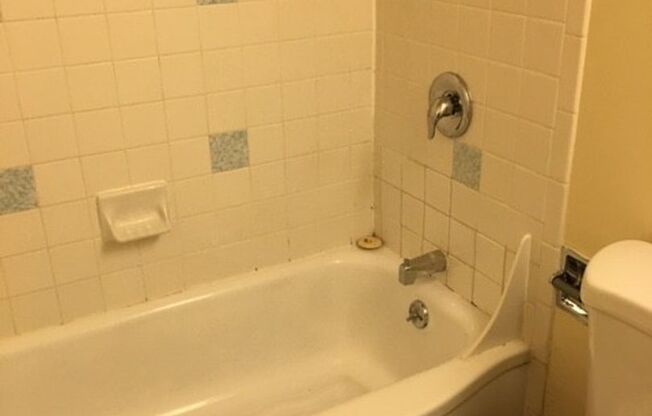 1 bed, 1 bath, 548 sqft, $1,249, Unit 404A