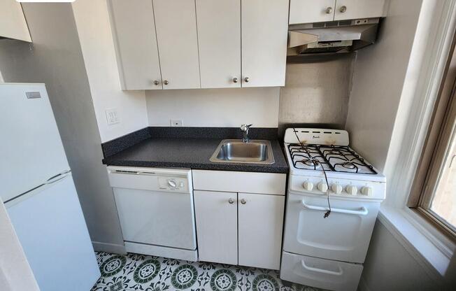 Studio, 1 bath, 386 sqft, $5,450, Unit 15L