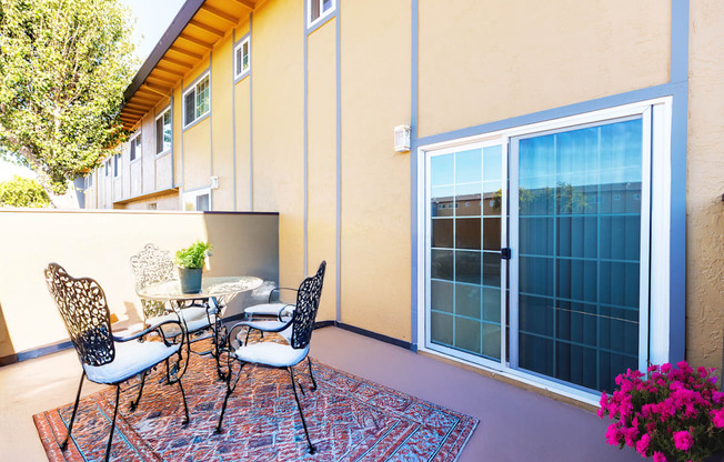 Marina Breeze Apartments