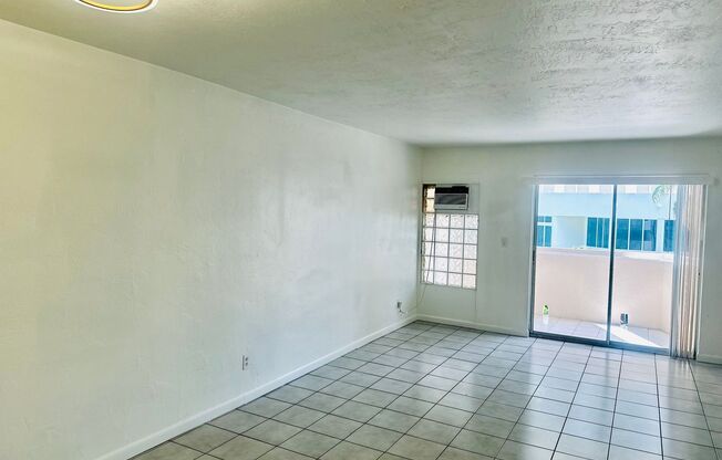 2 beds, 1 bath, $2,000, Unit 505-401