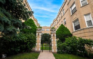 Newly Renovated Edgewater Apartments With Heat Included