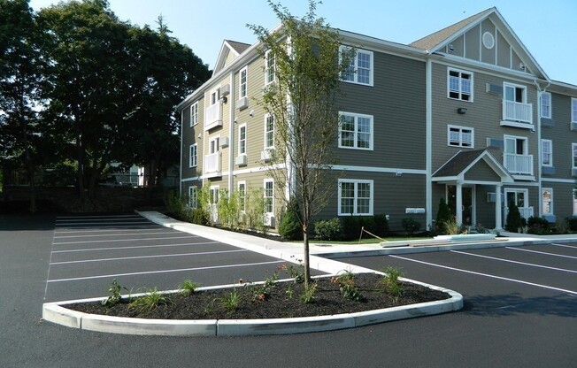 2 beds, 2 baths, 900 sqft, $2,650, Unit 307