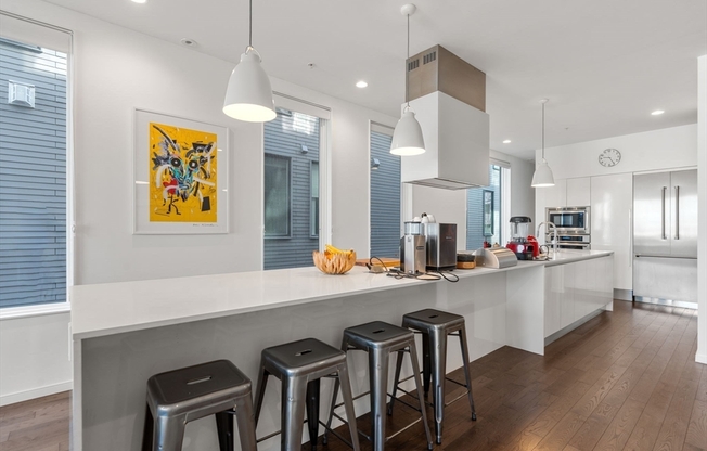 519 E 1 ST