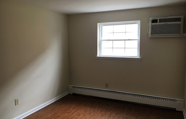 1 bed, 1 bath, 650 sqft, $795, Unit 940-06