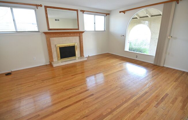 Beautiful 4 bedroom 2 bathroom home for the New Year!