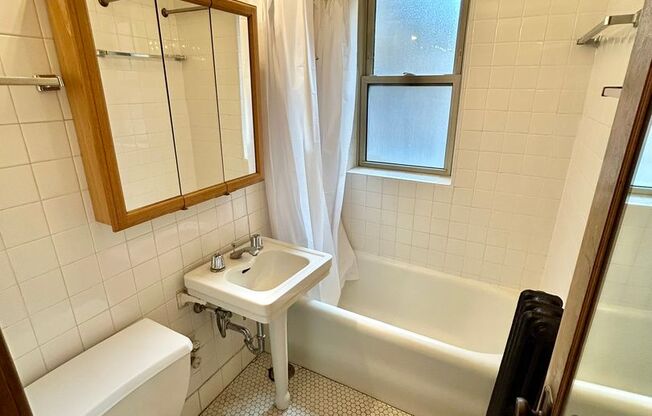 Studio, 1 bath, 400 sqft, $1,545, Unit 233-224