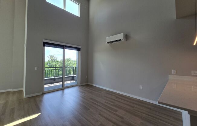 1 bed, 1 bath, 756 sqft, $1,820, Unit 8421-421