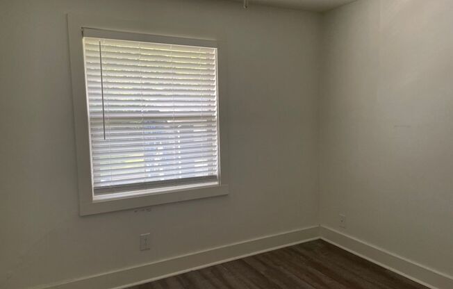 2 beds, 1 bath, 637 sqft, $1,750, Unit 212-D06