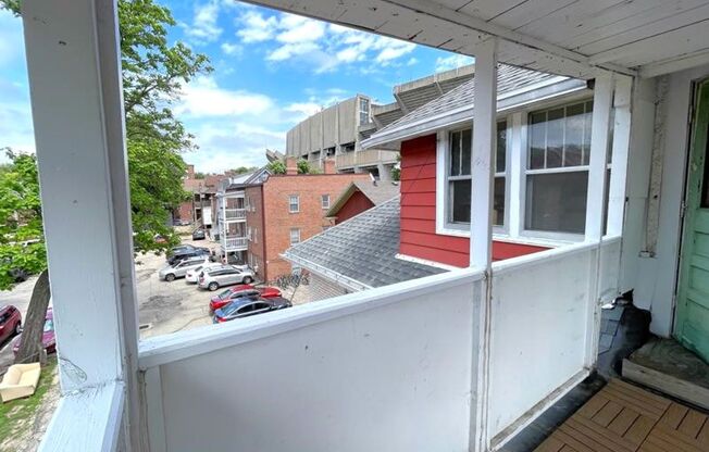 2 beds, 1 bath, $1,895