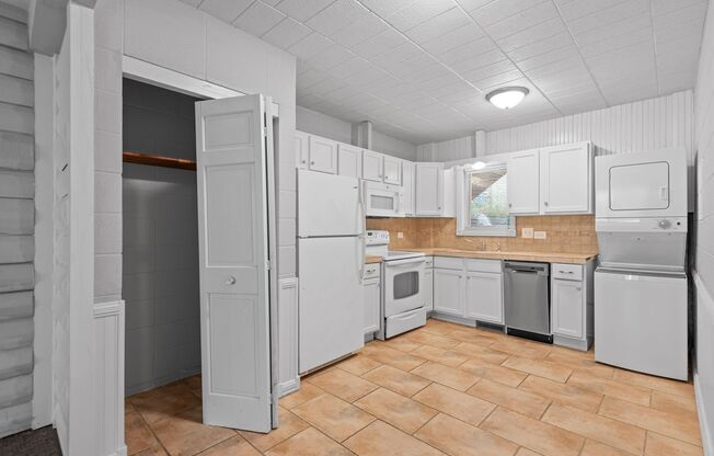 Great pet friendly 1 BR/1Bath  in St. Anthony Park