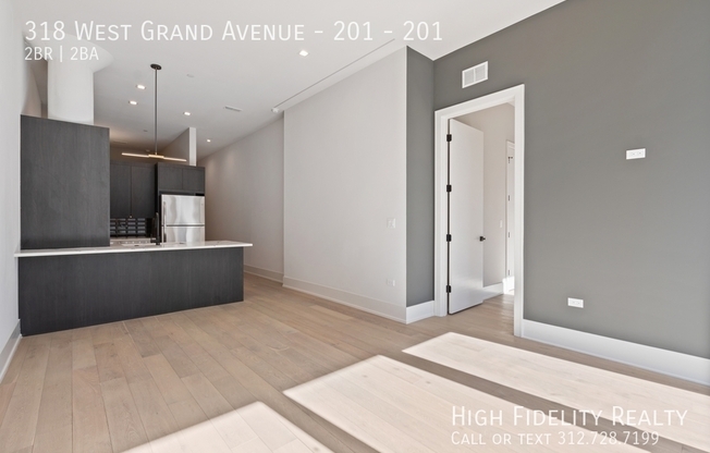 318 W GRAND AVE