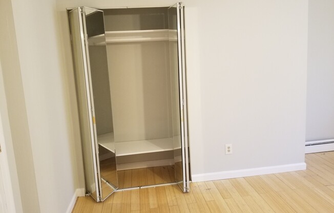 1 bed, 1 bath, $2,200, Unit 1