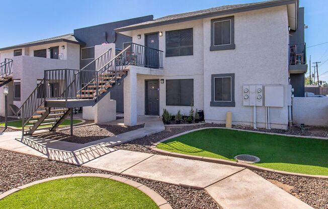 2 beds, 1 bath, 810 sqft, $1,195, Unit 17