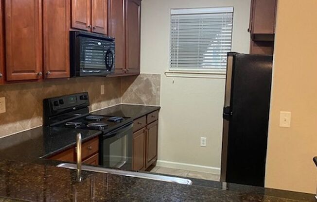 2 beds, 2 baths, $1,600