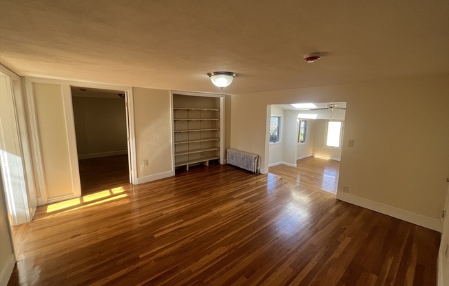 5 beds, 1 bath, 1,400 sqft, $4,200, Unit 2