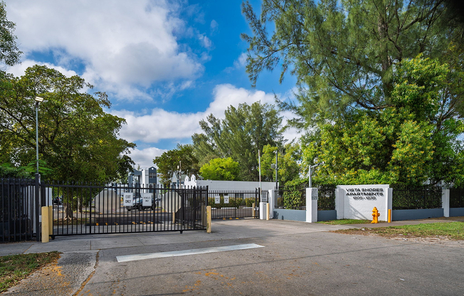 Property Gate (Web Quality) - Vista Shores