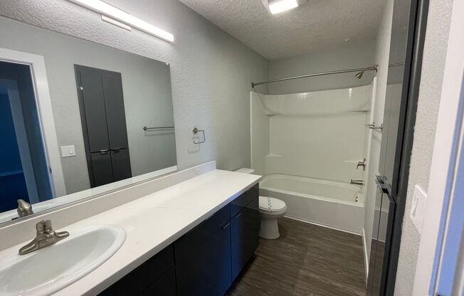 1 bed, 1 bath, 671 sqft, $2,425, Unit G037