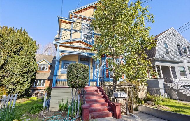 Buena Vista Ave 2115 - 2117