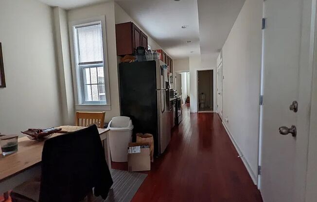 2631 W Girard Ave