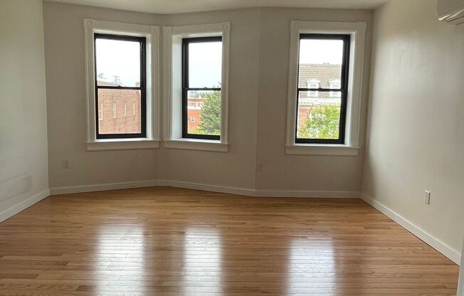 1 bed, 1 bath, 4 sqft, $1,425, Unit 3C