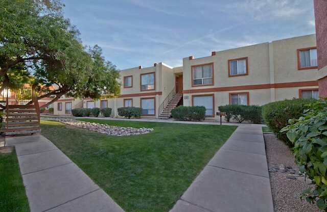 Courtyard Green Space at La Terraza, Arizona, 85018