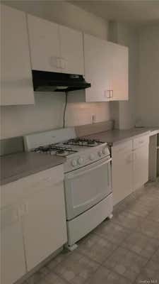 1 bed, 1 bath, 900 sqft, $2,200