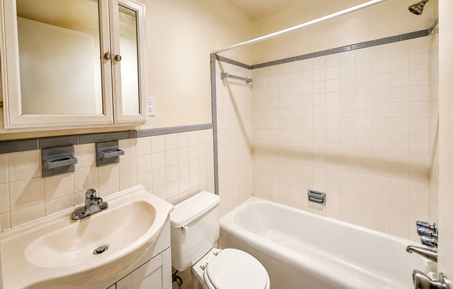 1 bed, 1 bath, 615 sqft, $1,695, Unit 205