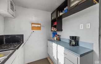 Studio, 1 bath, 450 sqft, $750, Unit 504 1/2 S. Brown St