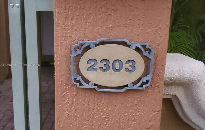8451 NW 138TH ST #2303 MIAMI LAKES, FL 33016
