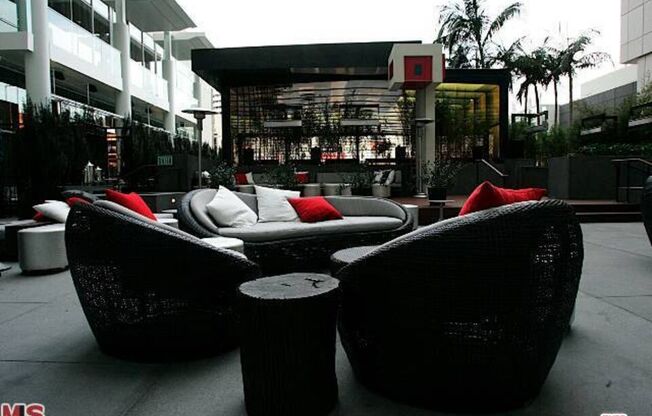 2 beds, 2 baths, 1,410 sqft, $5,500, Unit 5F