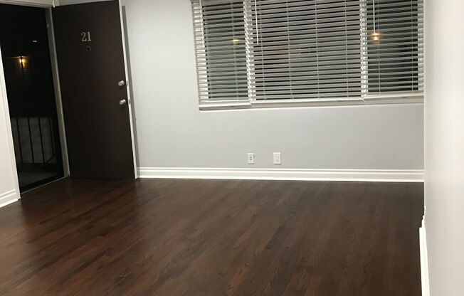 1 bed, 1 bath, 638 sqft, $2,445, Unit 21