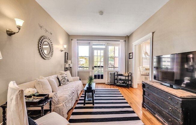 238 S HUNTINGTON AVE