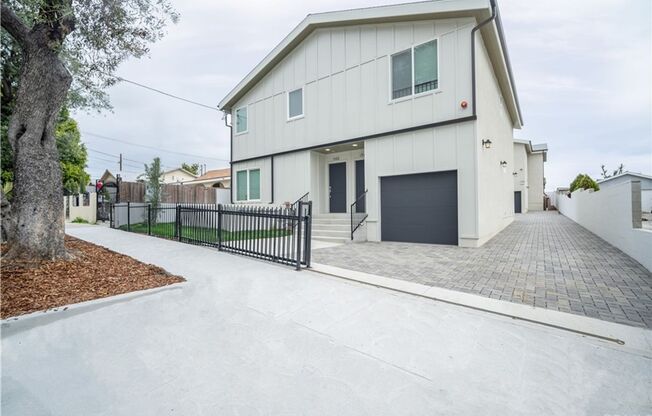 SPACIOUS and nicely updated 3bd/2ba near USC Keck School of Medicine and Medical Center