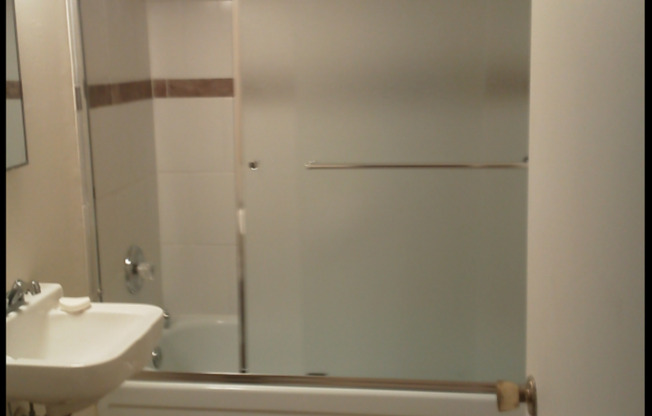 1 bed, 1 bath, 450 sqft, $1,195, Unit 113