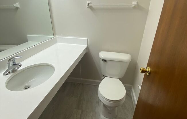 3 beds, 1.5 baths, 1,204 sqft, $1,569, Unit 5234 04