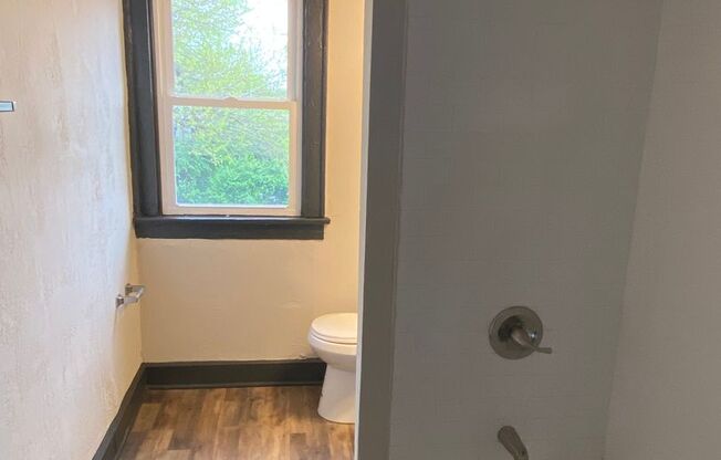 2 beds, 1 bath, $950