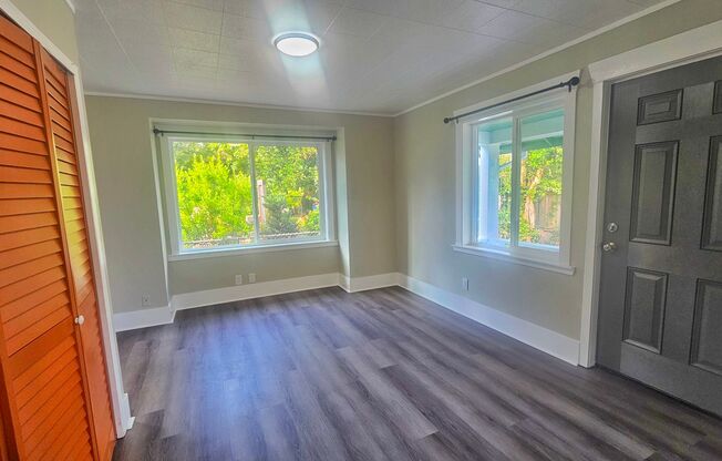 Charming 3-Bedroom Craftsman in Prime Seattle Location!