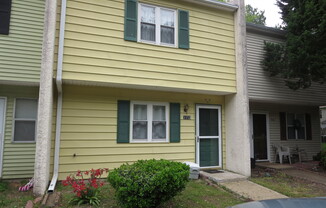 3 Bedroom Town Home Near Mary Immaculate For Rent
